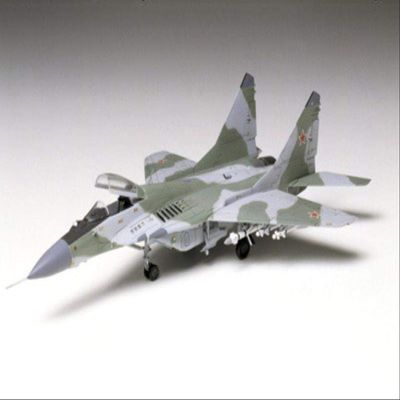 Tamiya Mikoyan MiG-29 Fulcrum Airplane Kit, 1:72