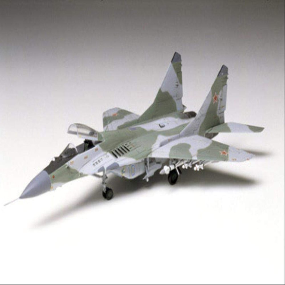 Tamiya Mikoyan MiG-29 Fulcrum Airplane Kit, 1:72