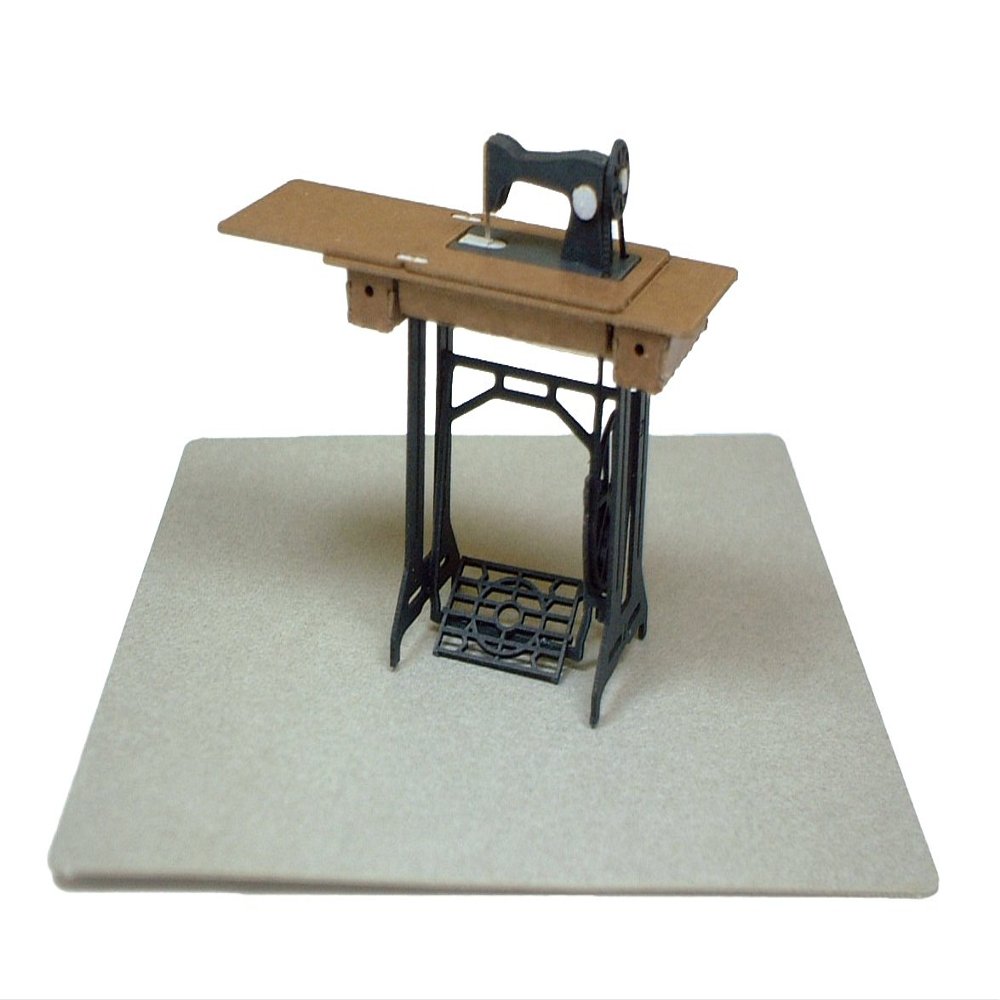 Sankei MP01-34 Mini Chew Petite Sewing Machine