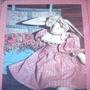 SOMEBUNNY SPECIAL 13" BUNNY WITH MINI QUILT FROM COUNTRY STITCHES #112