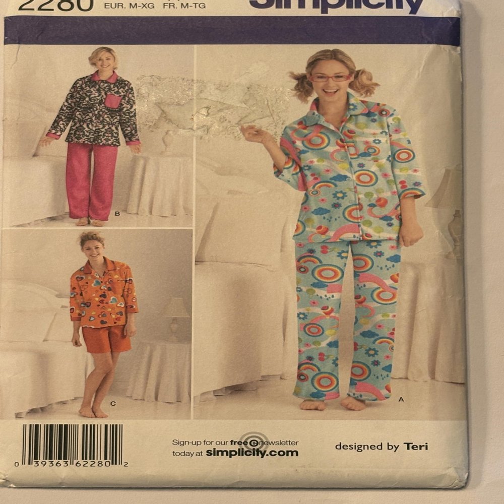 Simplicity Sewing Pattern 2280 Misses' Sleepwear, BB (M-L-XL)
