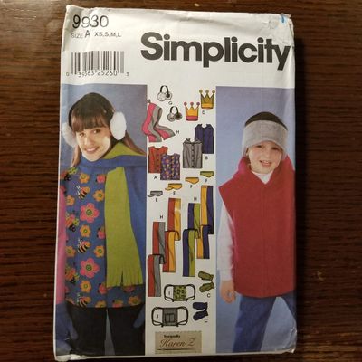 Simplicity 9930 A (XS,S,M,L) Girls and Boys Vests, Hats, Scarfs, Ear Muffs, and Headbands