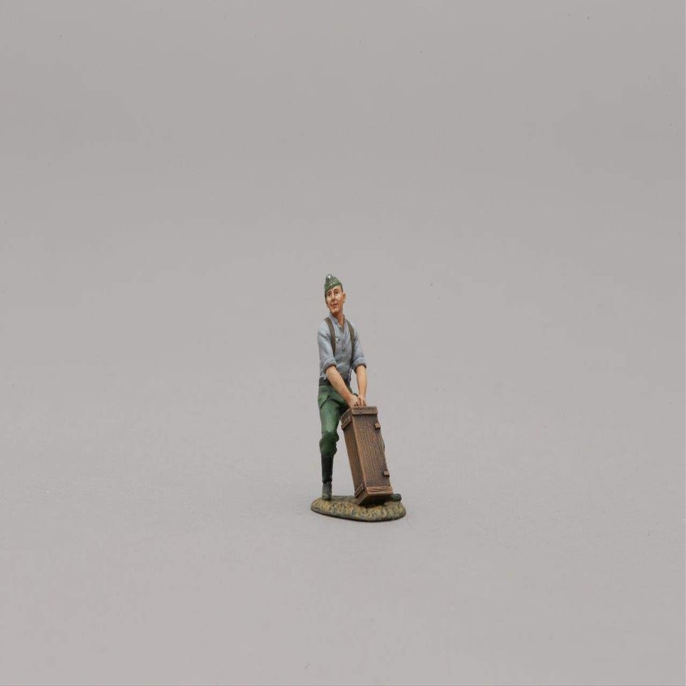 Thomas Gunn Miniatures World War 1 ACCPACK023 German with Wooden Crate 1:30 Scale Pewter