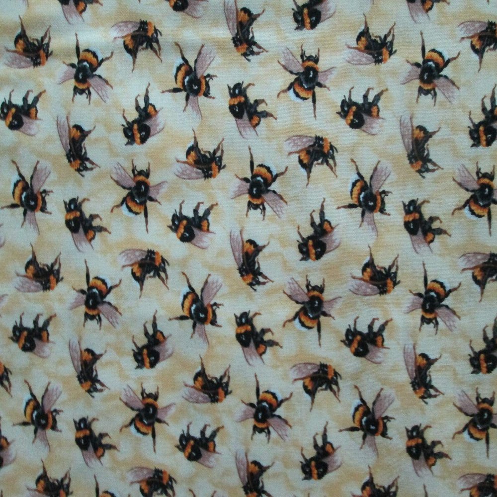 Fat Quarter (18 x 22) Realistic Bees Buzz Yellow Cream TAN Cotton Fabric FQ