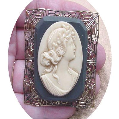 Roman Ivory Black Cameo Square Pin Pendant Jewelry Brooch Necklace Sparkling Rhinestone Women Brooch Crystal Pin Vintage Brooch Pin for Women Costume Accessory