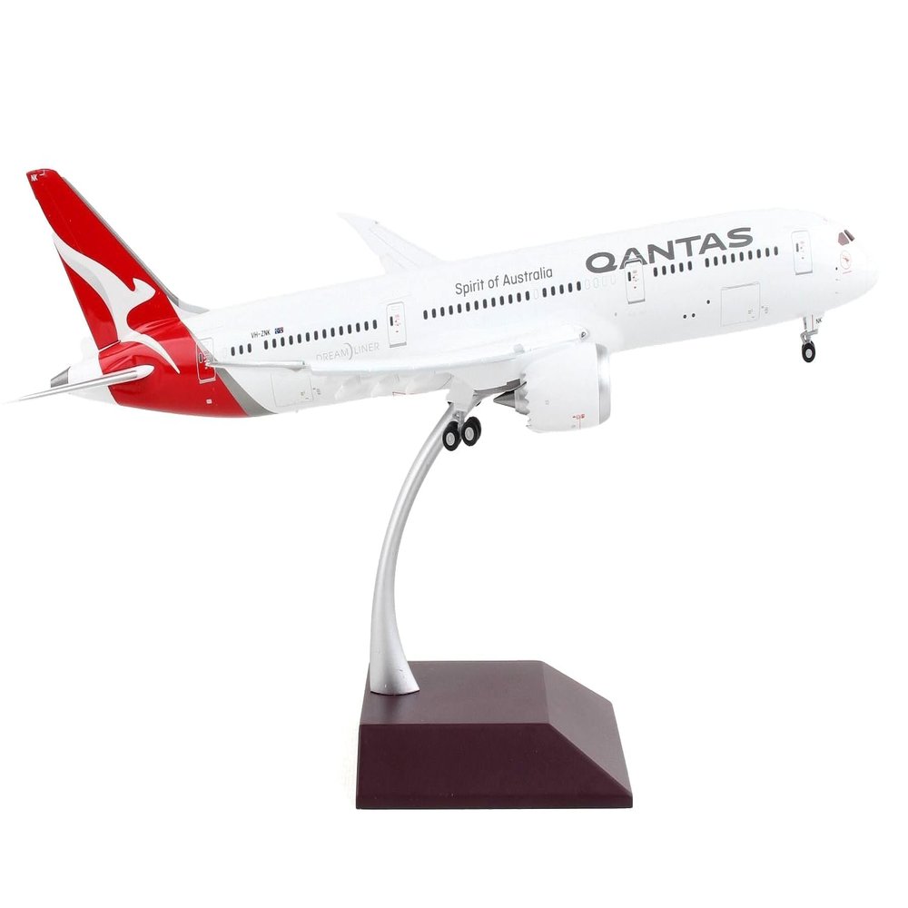 GeminiJets Boeing 787-9 Commercial Aircraft with Flaps Down Qantas Airways - Spirit of Australia White with Red Tail Gemini 200" Series 1/200 Diecast Model Airplane