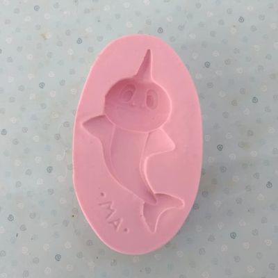 ADULT CRAFT SUPPLY Medium Shark Silicone Mold 552 MA