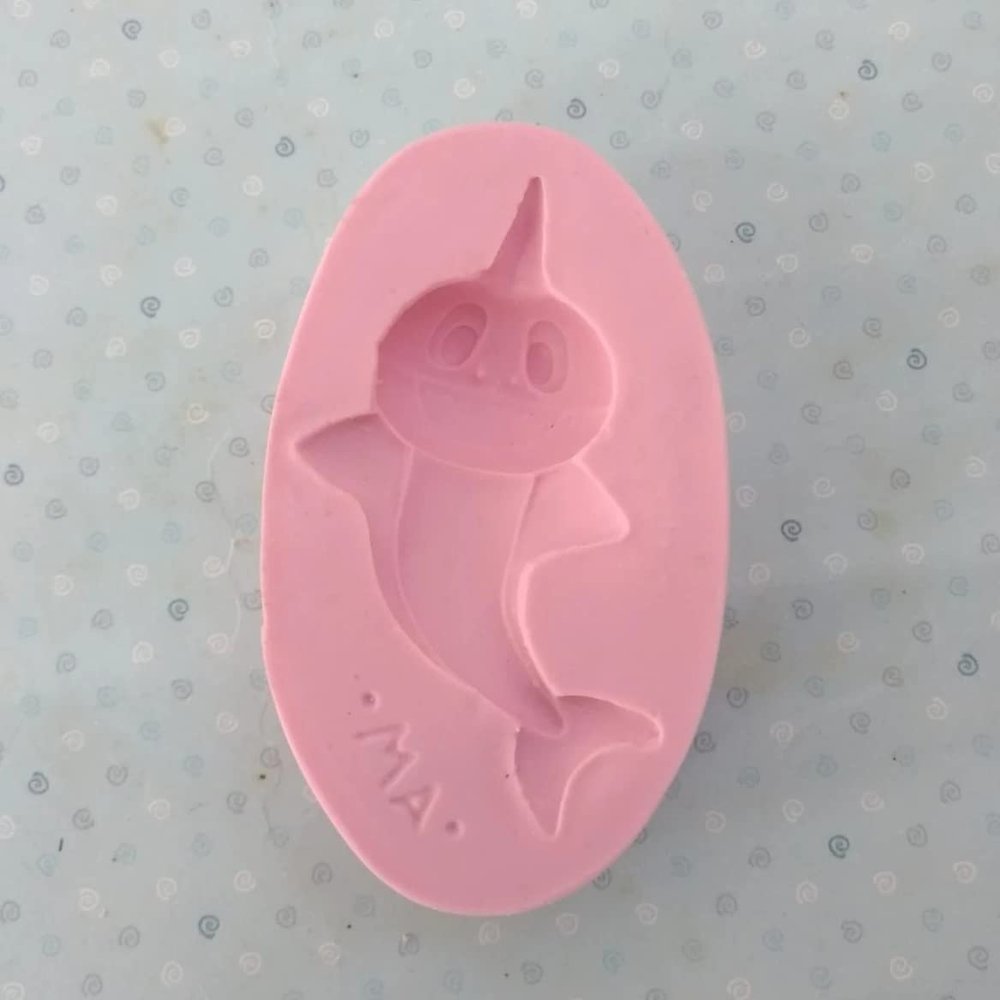 ADULT CRAFT SUPPLY Medium Shark Silicone Mold 552 MA