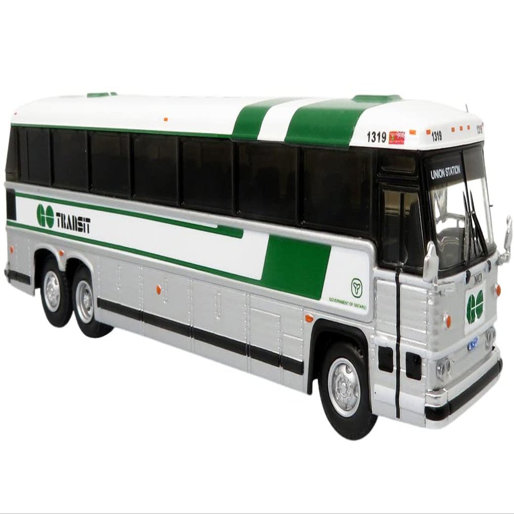 1980 MCI MC-9 Crusader II Intercity Coach Bus Union Station Toronto (Ontario, Canada) GO Transit 1/87 (HO) Diecast Model by Iconic Replicas 87-0329
