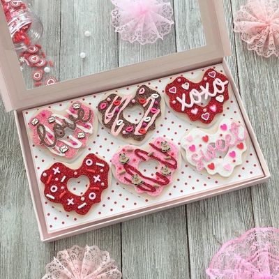 Trdxxx Heart Donut Cutting Die, Paper Die Cuts, Cutting Dies for Card Making, Metal Die Cut Stencil for DIY Crafts Scrapbook Album Paper Card