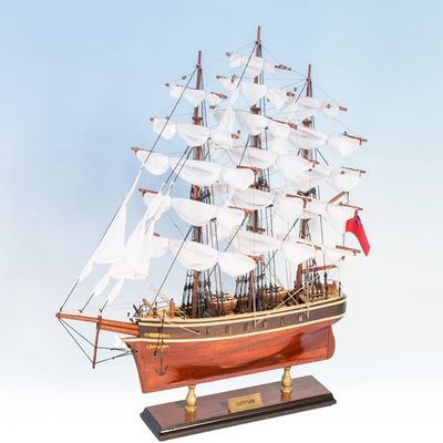 Seacraft Gallery Cutty Sark 19.7" Model Ship - Fully Assembled Cutty Sark Clipper Ship Model - Handcrafted Wooden Model Ship - British Navy Royal History