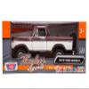 1978 Bronco 1:24 Diecast Model Car SUV SUT Truck Motormax 79372 (Burgundy with White) view 3