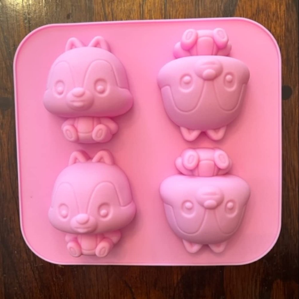 DISNEY CHIP AND DALE RESUCE RANGERS SILICONE PAN CUPCAKE SOAP CRAYON MOLD