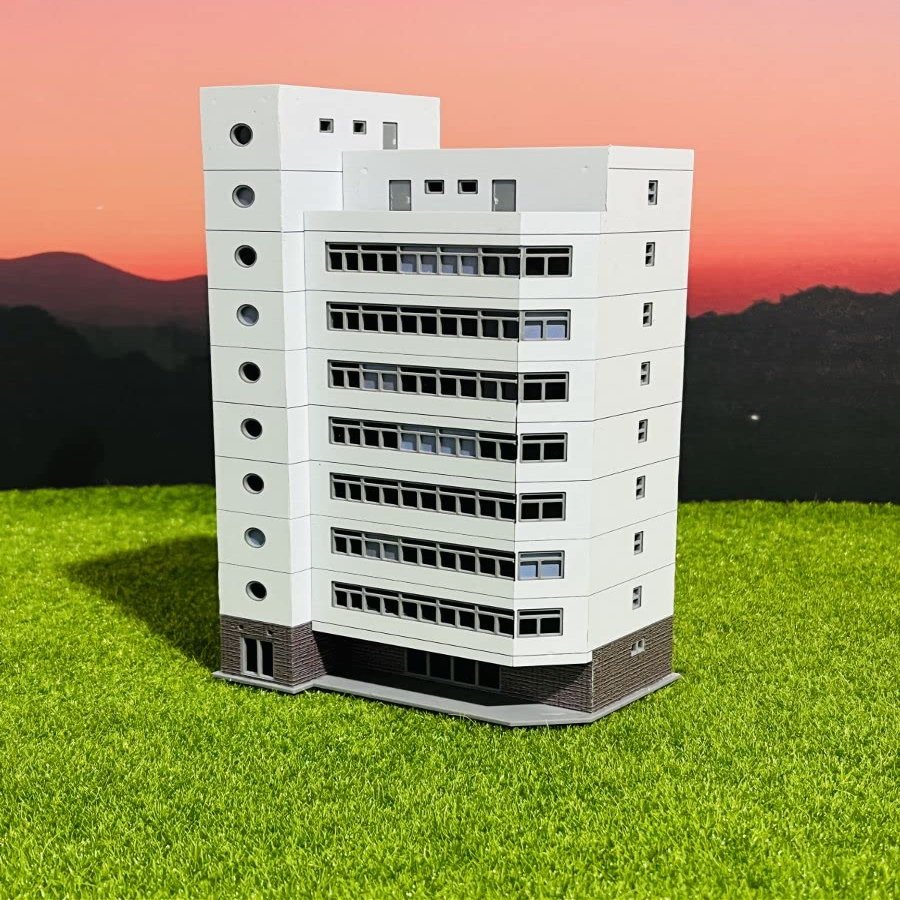 BENME N Scale Train Railway Scene White Apartment Building Model - 1:160