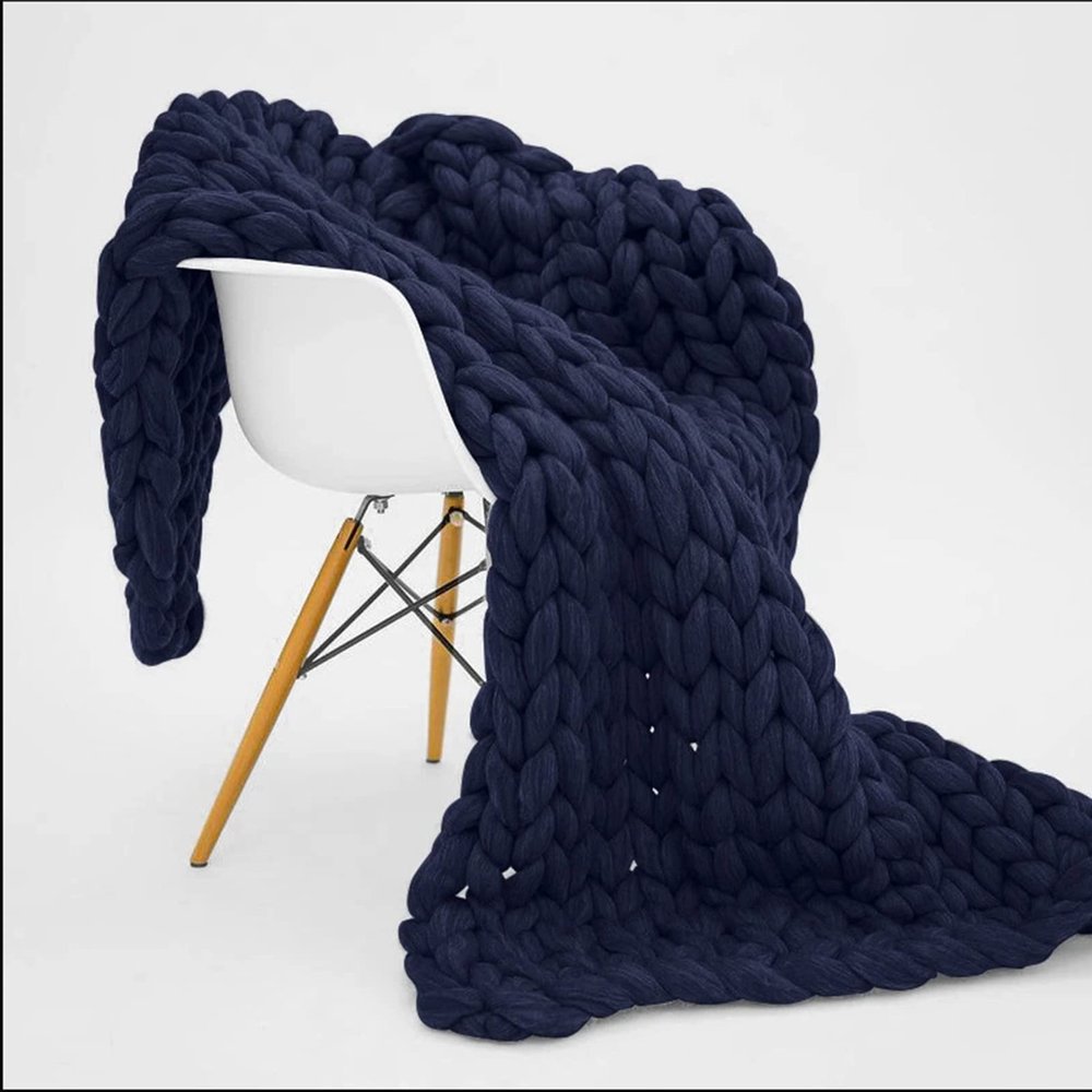 MHUQIA Chunky Knit Blanket 39x47in, Knitted Warm Knitting Throw, Soft Chenille Polyester Yarn, Machine Washable, Cozy for Cuddling in Bed, Couch, Chair, Pet Mat, Baby Blanket, Gift