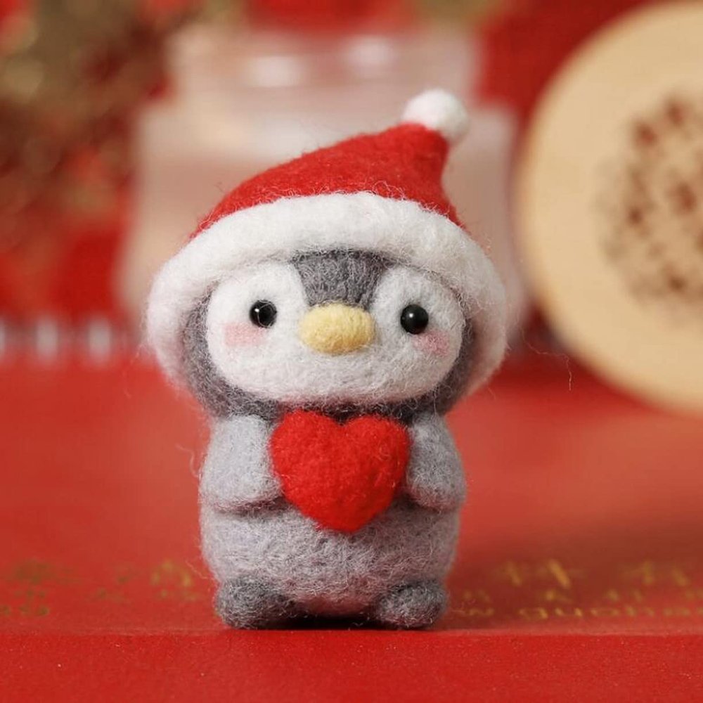 WellieSTR (C Felting Kit, Penguin Needle Felting Kit Beginner DIY Non Finished Poked Set Home Ornaments, Needles Felting Foam Mat, Instruction,All Included