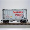 Bachmann Trains - PS-2 Two Bay Covered Hopper - Late Version - Southern Pacific #401520 - HO Scale view 2