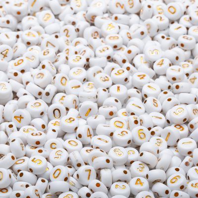 1000pcs Acrylic Number Beads 0-9 Round 4x7mm Mixed for Jewelry Making and DIY Bracelets, Necklaces, Key Chains (White/Gold)
