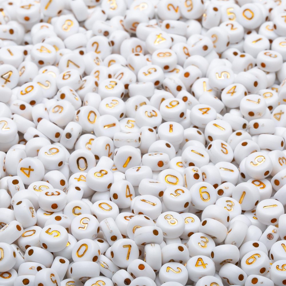 1000pcs Acrylic Number Beads 0-9 Round 4x7mm Mixed for Jewelry Making and DIY Bracelets, Necklaces, Key Chains (White/Gold)