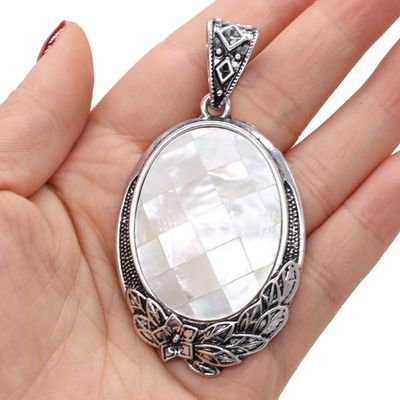 HXSCOO Vintage Natural Stone Abalone Shell Pendant Cabochon Rose Quartzs Bead Boho Charms for DIY Necklace Jewelry Making Findings Gift (Color : White Shell)