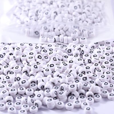 1000Pcs Flat Round Letter Beads 7x4mm with Letter Q White Acrylic Beads for DIY Phone Case Glasses Decoration Bracelets Necklaces Key Chains