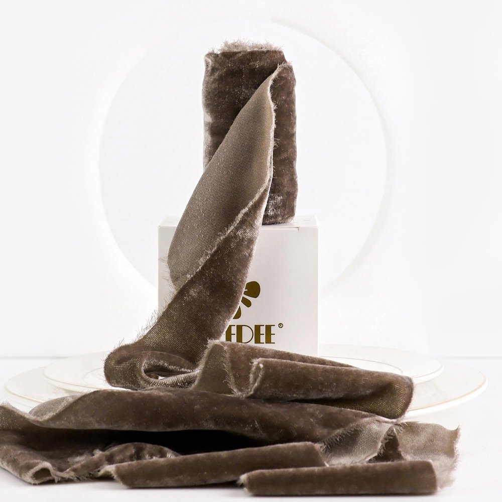 MEEDEE Brown Velvet Ribbon 3 Inch Brown Fringe Ribbons Raw Edge Silk Velvet Ribbon for Wreaths, Flower Bouquet, Photography, Dress Sash, Baby Shower, Wedding Decor (3 Yards)