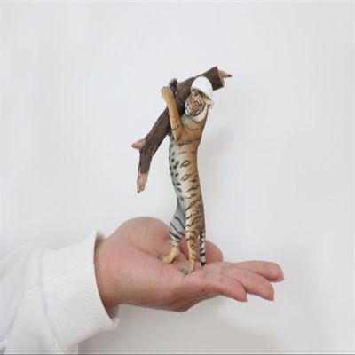 WLNTDOLA 1:12 Scale Adorkable Working Tiger Figure Decorative Ornaments Simulation Animal Collection Realistic Resin Model Gift for Adult (JXK128B)