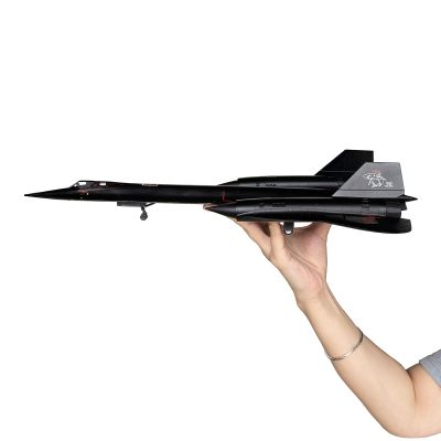Mahfisj 1/72 Scale SR71 Model - 17.9 Inch Length - Metal Military Aircraft Replica - Premium Gift and Collectible