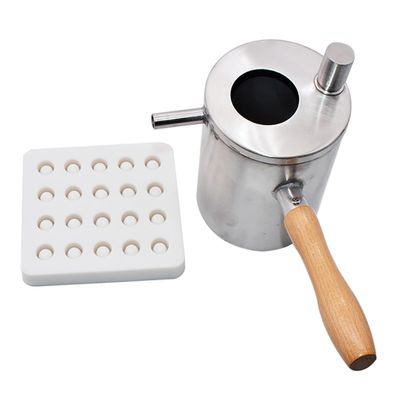TsoLay Beeswax Melting Pot, Beeswax Melter, Beeswax Pouring Pot with a Royal Jelly Cup Molds, Pouring Spout Design Easy to Pouring, Humanized Design, for Candle Making and Beekeeping