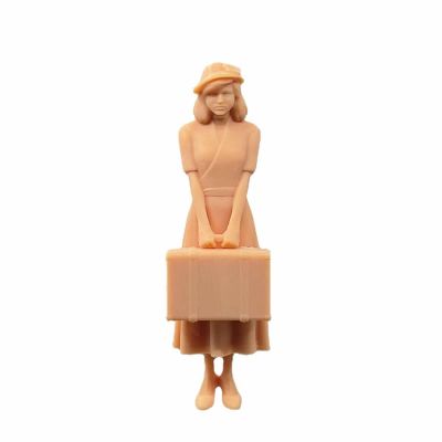 ZEDACAKAI 1/72 Figure Male and Female Passengers Holding Luggage Model Miniature Scene GK Need to Be Colored by Yourself-No4