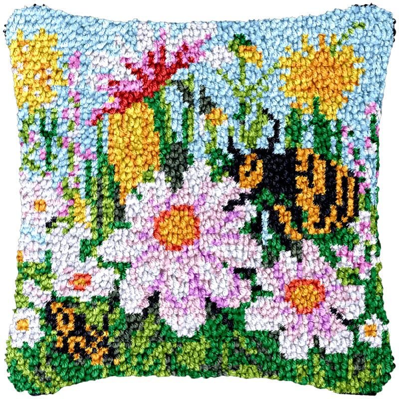 Flowers Bee Latch Hook Kits Pillow DIY Rug Cushion Making Kits with preprinted Pattern Canvas Instruction Yarns and Latch Hooking Pillow Cover Easy to Start DIY Home Decor Kits 43x43cm