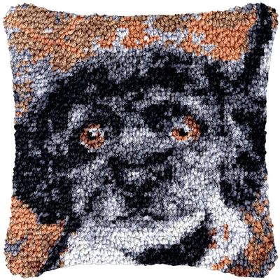 Black Dog Latch Hook Kits Pillow DIY Rug Crochet Hook Cushion Making Kits with Preprinted Pattern Canvas Instruction Yarns and Latch Hooking Pillow Cover Easy to Starter DIY Kits 43x43cm