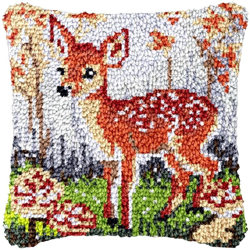 Little Deer Latch Hook Kits Pillow DIY Rug Crochet Hook Cushion Making Kits with Preprinted Pattern Canvas Instruction Yarns Pillow Cover Easy Starter DIY Crochet Kits 43x43cm