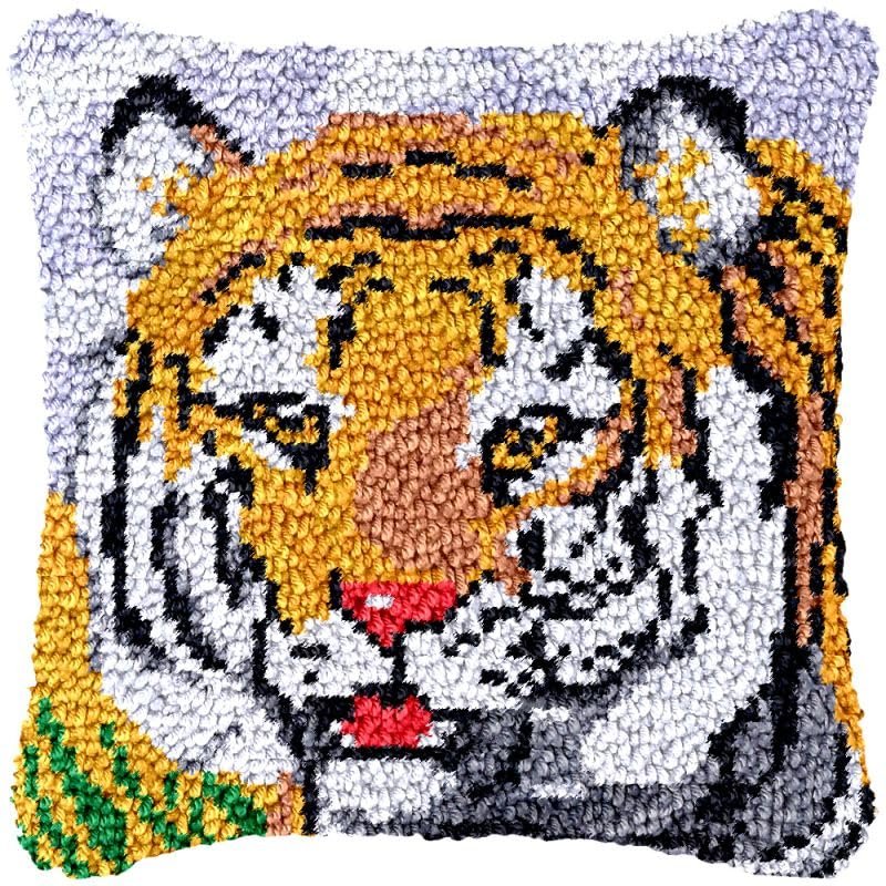 Tiger Latch Hook Kits Pillow Cover DIY Rug Making Crochet Hook Cushion Making Kits with Preprinted Pattern Canvas DIY Needlework Crochet Kits Christmas Decoration 43x43cm