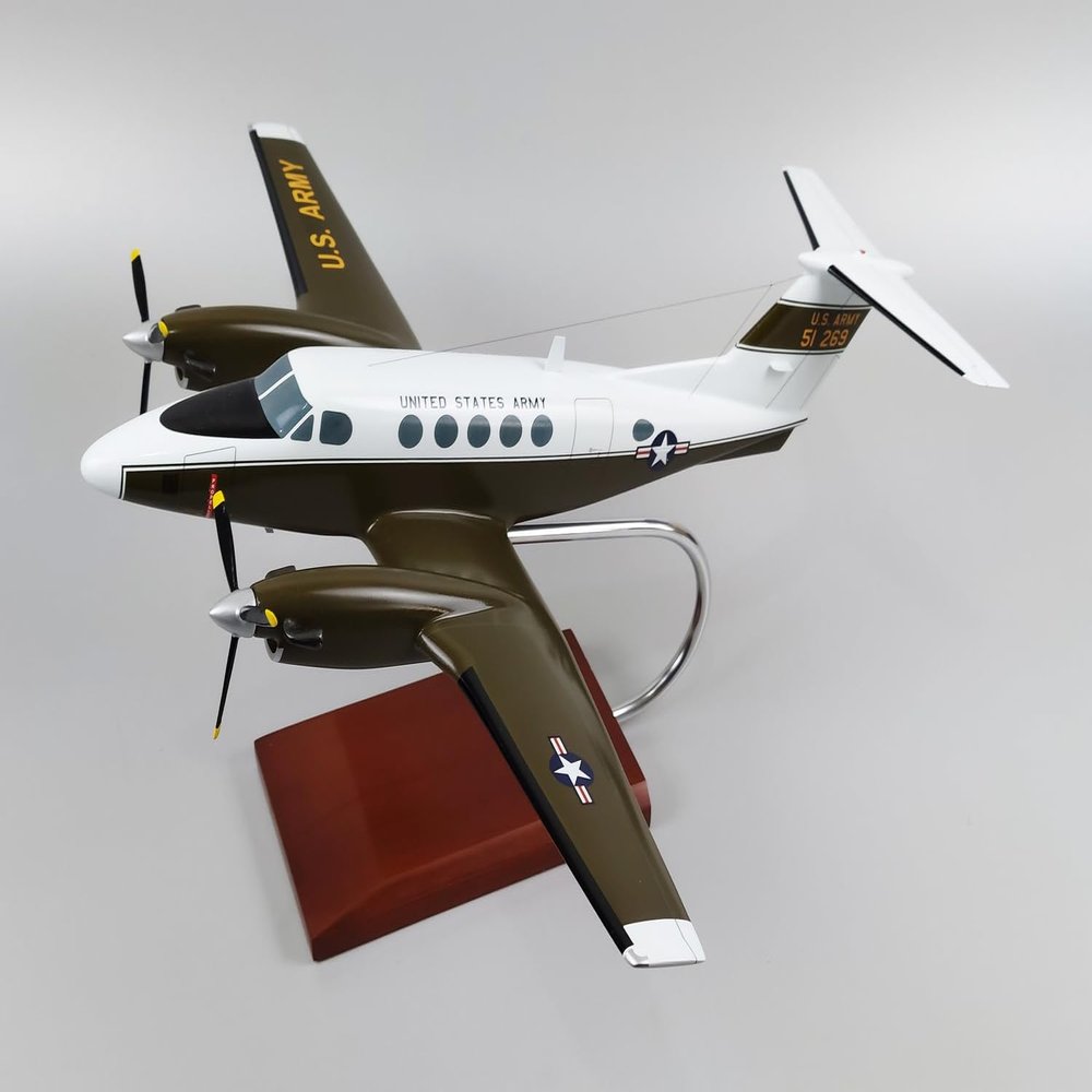 Beech C-12 Huron US Army Transport Desktop Display Airplane Model Scale 1/32