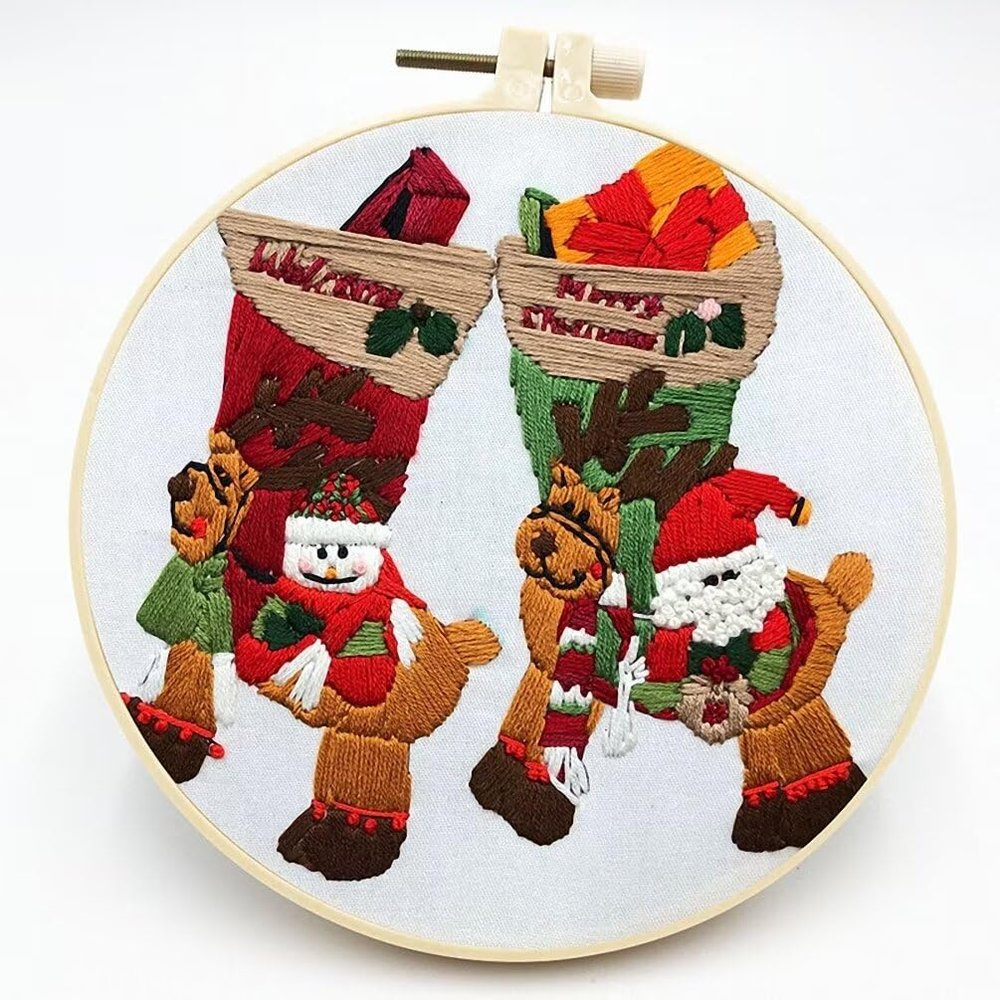 ATOLY Embroidery Kit for Beginners, Christmas Art Craft Kit with Snowman Santa Stockings Patterns, Stamped Cross Stitch Kit for Adults Embroidery Supplies Included, 7.9 inch, ATembfghediy34