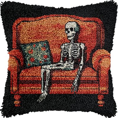 DIY Latch Hook Kits Pillowcase Skeleton Sit on Sofa Crochet Yarn Pre-Printed Cushion Needlework Pillow Hook and Latch Kit Cushion Home Sofa Decoration 43x43cm