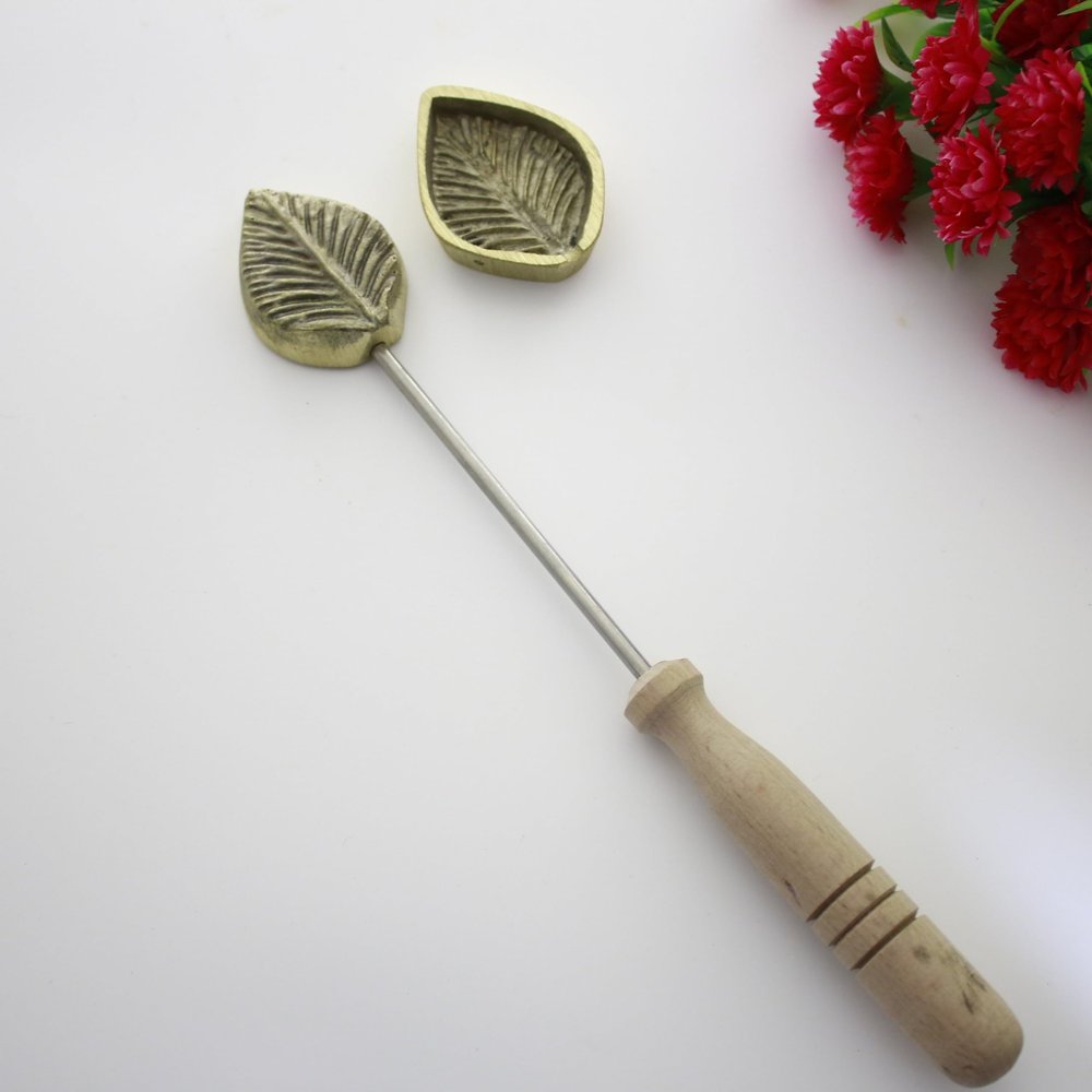 F.D. COLLECTION Flower Making Mold Petal & Leaf Shaping Iron Mold Handheld Crafting Tool for DIY Fabric & Silk Flowers 5cm x 3.5cm