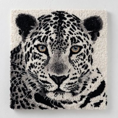 DIY Punch Needle Kits Black and White Leopard Portrait Wooden Framed Pre-Printed Embroidery Starter Set Stress Relief Craft Hobby and Home Decor 20x20cm